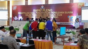 Bawaslu Ketapang Rekom Rekapitulasi Suara Ulang PPK Kendawangan