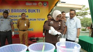 Kejari Ketapang Musnahkan Barang Bukti Hasil Dari 52 Perkara Berkekuatan hukum Tetap