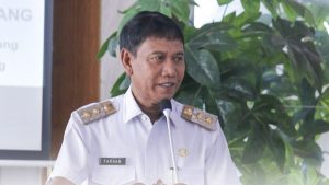 Wabup Ketapang Serahkan Dana Hibah Secara Simbolis