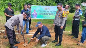 Penanaman Pohon Dalam Rangka HUT Bhayangkara ke-78 Polsek MHU