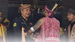 Kegiatan Ritual Adat Meruba, Ngase Minyak Dan Ganti Ompint Pusaka Bosi Koliknk Tungkat Rayat