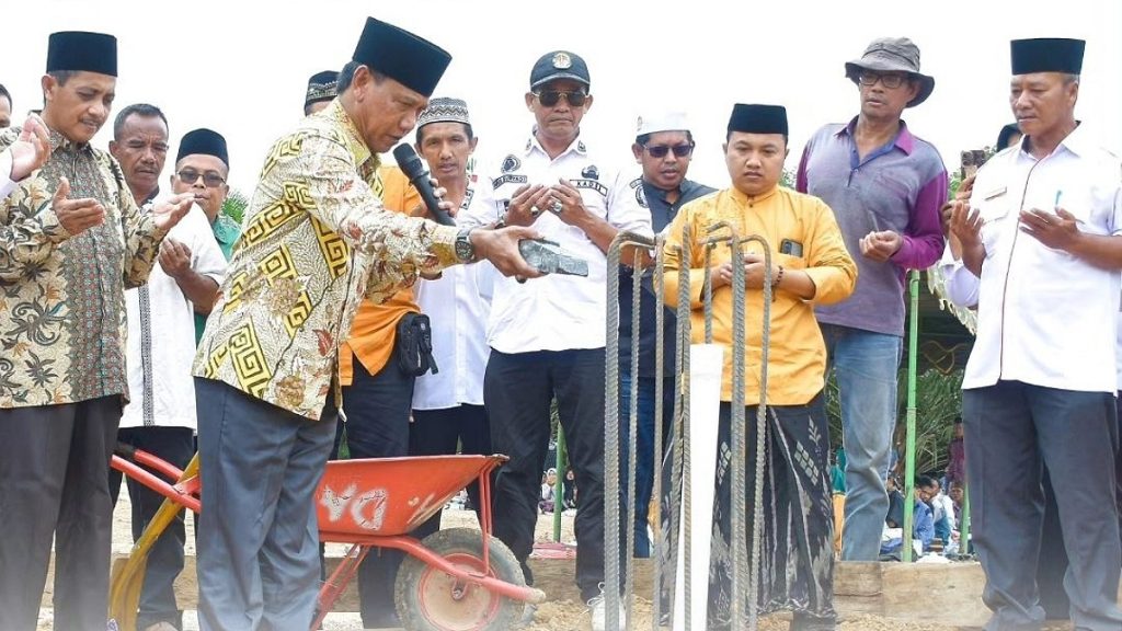 Peletakan Batu Pertama Pembangunan Masjid Al-Ikram Desa Silat Manis Mata