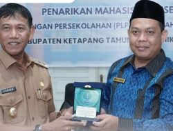 Wabup Ketapang Menyerahkan Kembali Mahasiswa Ke Universitas PGRI Pontianak